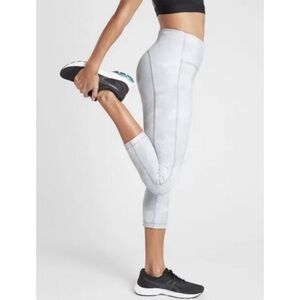 Athleta Ultimate Stash Pocket Printed Capri Size M